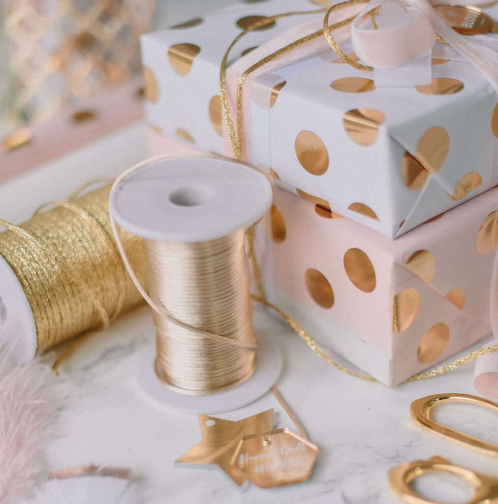 Gift Wrapping 4 Upakovka gift-min