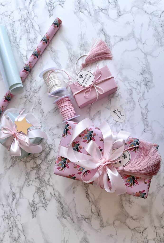 Gift Wrapping 9 Gift bloom