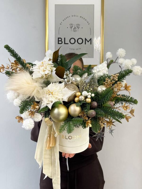 Golden winter elegance / Золота зимова елегантність