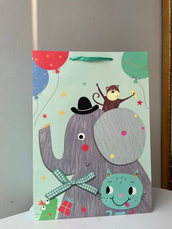 Паперовий подарунковий пакет зі слоненям і котиком з кульками для дитячих подарунків