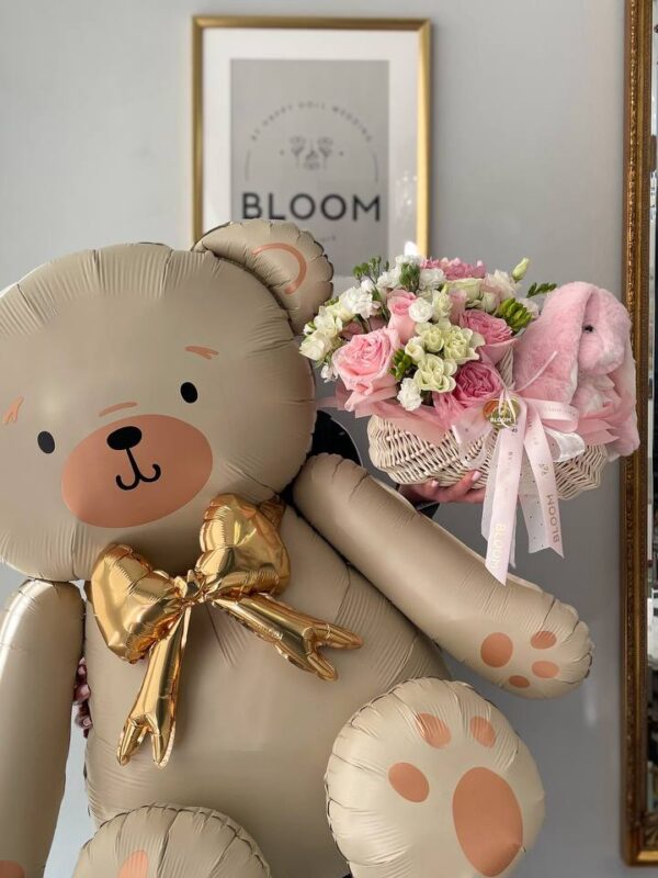 Велика фольгована повітряна кулька у формі ведмедика з золотим бантом 🎈🐻✨