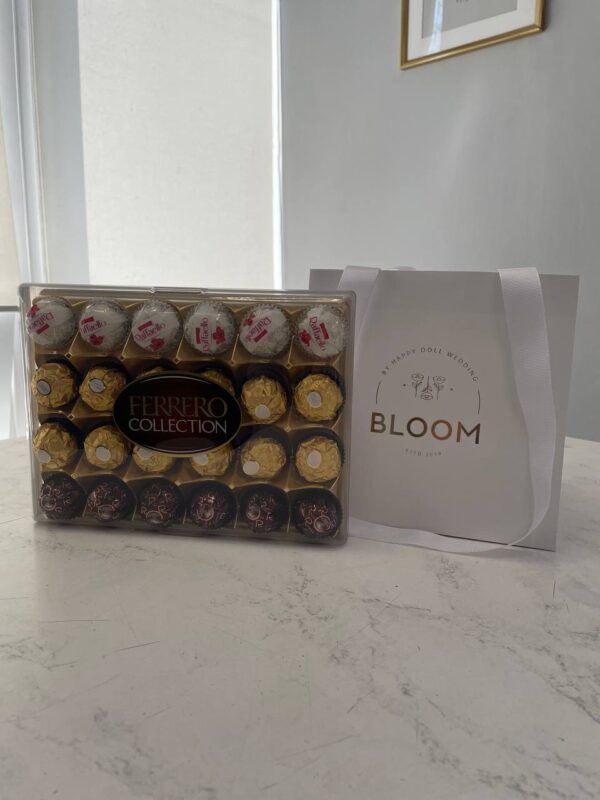 Подарунковий набір Ferrero Collection Mix 24 штуки 300 г — асорті преміальних цукерок Ferrero Rocher, Raffaello та Rondnoir у стильній упаковці 🍫✨