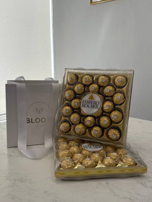 Цукерки Ferrero Rocher Classic 24 штуки у великій золотій упаковці 300 г — преміальні шоколадні солодощі для подарунка та святкового настрою 🍫✨